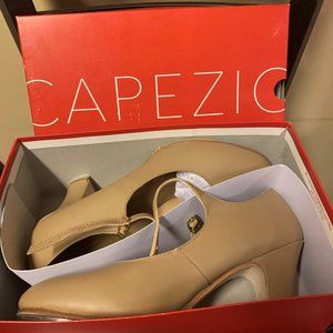 Capezio Women's Size 10 Tan Heeled Tap Shoes